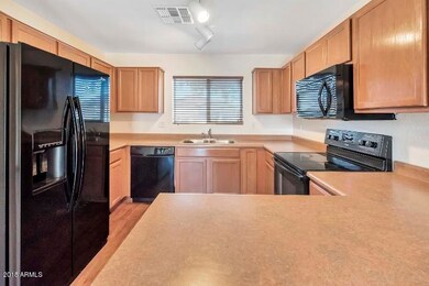 5 Kitchen 1 (800x534)