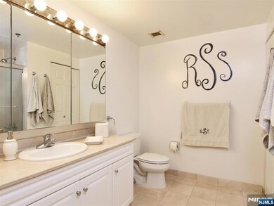 Palisades unit 2610, Fort Lee, NJ 07024 - photo 7