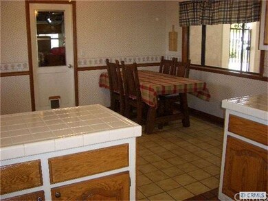 KItchen Eating Area