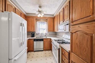 412 5th Ave, Clarence, IA 52216 - photo 6