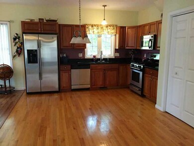 12 Queen of Roses Ln, Uxbridge, MA 01569 - photo 7