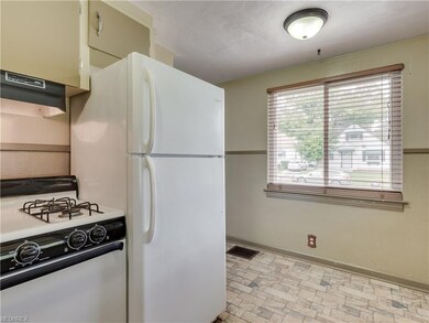 1642 Warrick Place NE, Canton, OH 44714 - photo 7