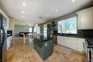 3716ELexingtonAve2-006