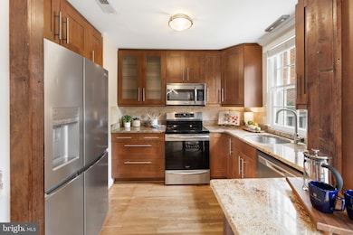 1310 Seaport Ln, Alexandria, VA 22314 - photo 5