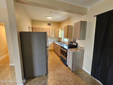 422 Prospect Ave, Cocoa, FL 32922 - photo 4