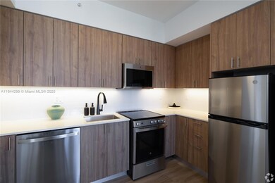 650 SW 1st St unit 206, Miami, FL 33130 - photo 3