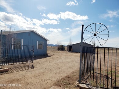 24820 N San Francisco St, Paulden, AZ 86334 - photo 2
