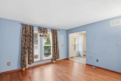 54173 Avondale Dr, New Baltimore, MI 48047 - photo 5