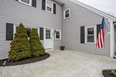 33 Pleasant St, Hanover, MA 02339 - photo 3