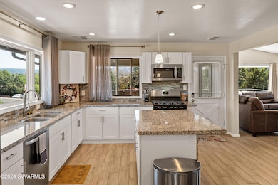 JL_2505WhippetWay-Unit2-interiors-03