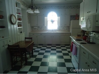 412 E Illini St, Virginia, IL 62691 - photo 7