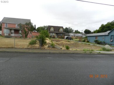 1418 E 9th St, the Dalles, OR 97058 - photo 4