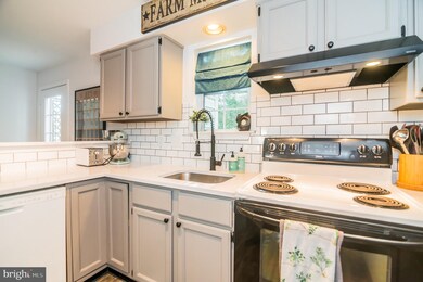 208 Mcdaniel Dr, Purcellville, VA 20132 - photo 7