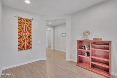 242 N Crosscreek Dr, Chandler, AZ 85225 - photo 4