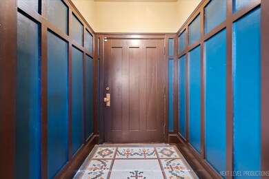 Entry way area between exterior front door and int