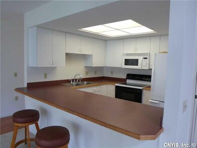 Kitchen. Kitchen with breakfast bar.
