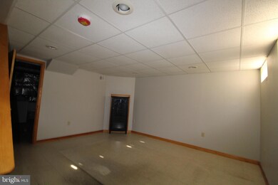 1102 Laurens St, Baltimore, MD 21217 - photo 4