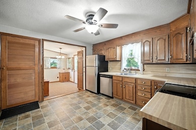 85 Fairview St, South Hadley, MA 01075 - photo 6