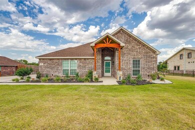 122 Trailwood Dr, Joshua, TX 76058 - photo 2