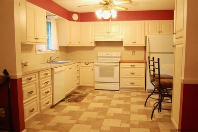 79 Ash Tree Ln, Schenectady, NY 12309 - photo 4