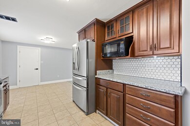 207 S Harrison Rd, Sterling, VA 20164 - photo 7