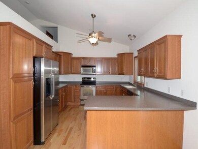 564 Lexington Dr, Oregon, WI 53575 - photo 5