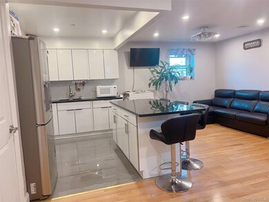 135-10 35th Ave unit 3B, Flushing, NY 11354 - photo 3