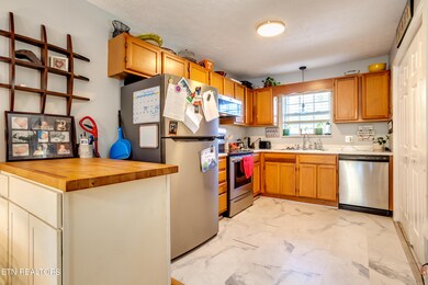 007240913-2-116GraySquirrelLnSeymourTN-S