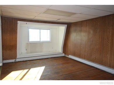 Living Room upper unit
