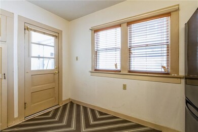 4114 Pleasant St, Des Moines, IA 50312 - photo 7