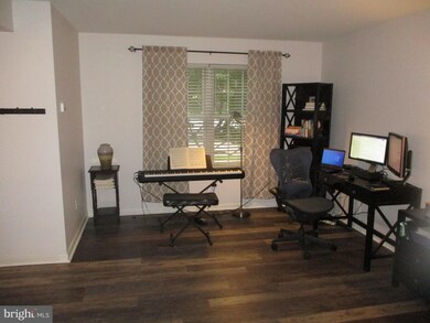 526 Frederick St, Reading, PA 19608 - photo 3