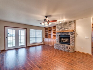 10025 Southern Creek Dr, Oklahoma City, OK 73165 - photo 3