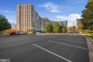 Blue Ridge at Lansdowne Woods unit 806, Leesburg, VA 20176 - photo 5