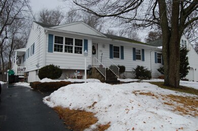 53 Bumble Bee Cir, Shrewsbury, MA 01545 - photo 2