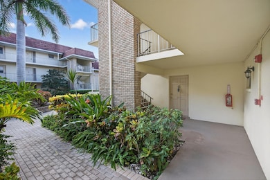 5580 Tamberlane Cir unit 133, Palm Beach Gardens, FL 33418 - photo 2