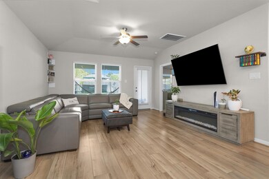 18544 Meadow Point Ln, Montgomery, TX 77316 - photo 6