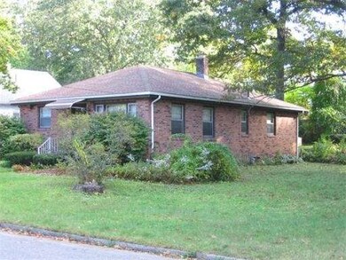 55 Rollins St, Springfield, MA 01109 - photo 3