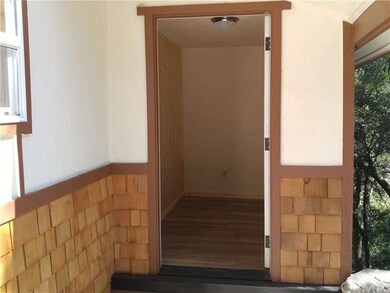 Front door entry to mud room