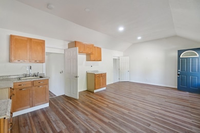 122-N-State-St-Neshkoro-WI-54960-WindowS