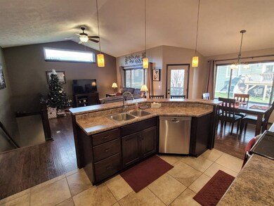 3705 Keystone Cir, Spirit Lake, IA 51360 - photo 7