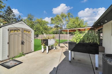 904 Woodland Dr, Wheeling, IL 60090 - photo 6