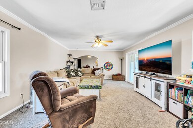 401 E Carson Dr-6