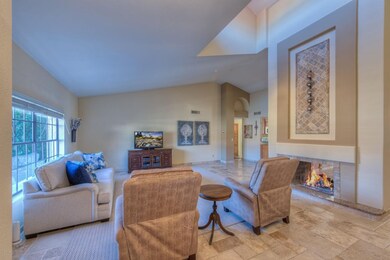 005_Living Room