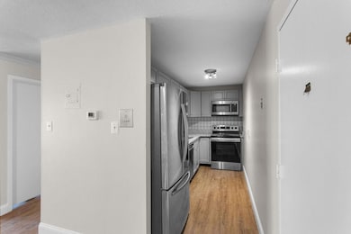 3 Pembroke Dr unit 20, Derry, NH 03038 - photo 3