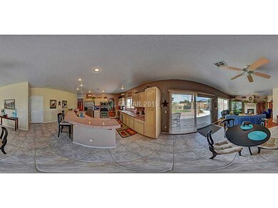 Kitchen. Kitchen with Island/Breakfast Bar, Breakf