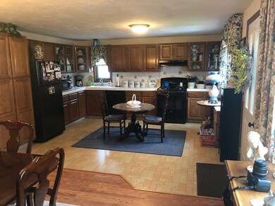 65 N Park St unit 2, Franklin, MA 02038 - photo 2