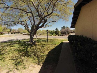 10602 Park View Cir, El Paso, TX 79935 - photo 3