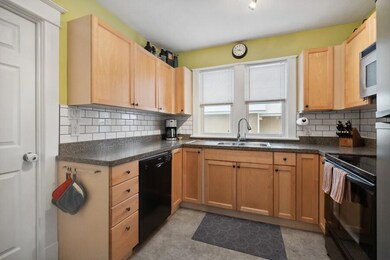 06_606Howard_177001_Kitchen_LowRes