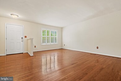 544 Highland Towne Ln, Warrenton, VA 20186 - photo 4