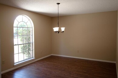 3910 Fernwood Dr, Pearland, TX 77584 - photo 3